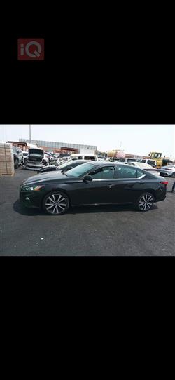 نيسان ألتيما